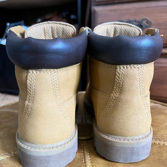 Timberland boots ;please read description for size 😊 - Picture 6 of 9